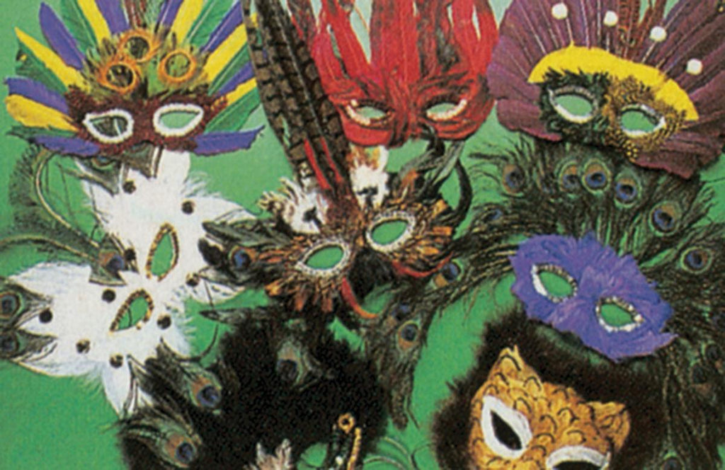 Assorted feather masks, you receive one random color.
